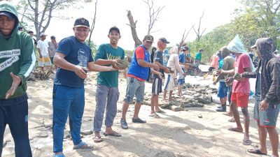 Pemerintah Desa Nisombalia Bersama TNI Gotong Royong Perbaiki Jalan Pasca Banjir DI kuri Caddi.