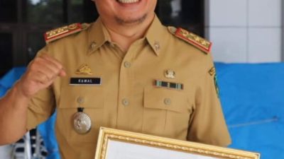 Camat Mallawa Terima Penghargaa Dari Bupati,Kamaluddin Syam UcapakanTerima Kasih Buat Masyarakat