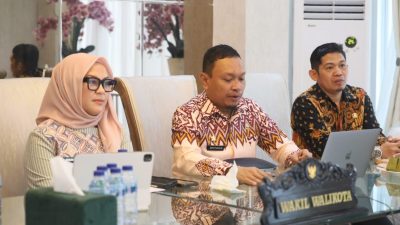 Wakil Wali Kota Makassar, Fatmawati Rusdi, pimpin rapat koordinasi terkait program satu juta polybag