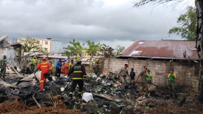 Pasca Kebakaran, Personil Gabungan Masih Bertahan Melakukan Pendinginan dan Pembersihan