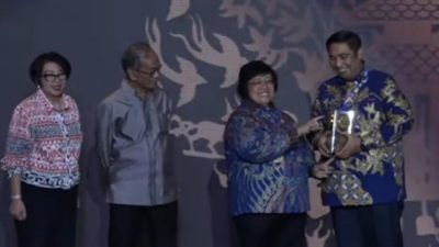 Maros Raih Piala Adipura, Bupati : Piala Ini Kado Dua Tahun Kepemimpinan Hatikita Keren Agar Masyarakat Maros Tetap Termotivasi Budayakan Lingkungan Bersih