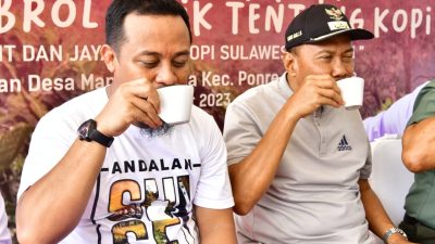 Dukung Pengembangan Kopi, Andi Sudirman Bagikan Bibit dan Pupuk
