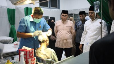 Jenguk Korban Kubah Runtuh, Danny Pomanto Berjanji Tanggung Biaya Pengobatan