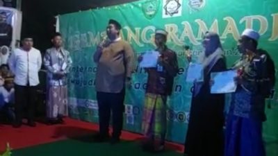 Warga Botolempangang Sambut Chaidir Syam Dipenutupan Gemilang Ramadhan Dengan Sorakan “Oppoki”