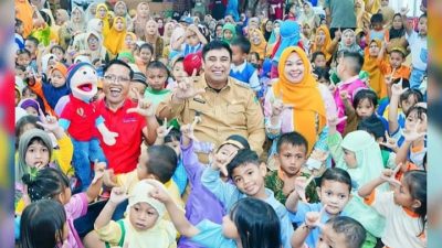 Intip Keseruan Chaidir Syam Kumpul Bareng Anak-Anak PAUD