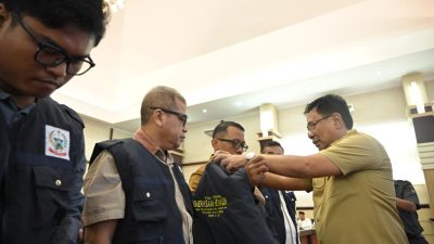 Asisten I Pemprov Sulsel Lepas Petugas Kesehatan Hewan Qurban