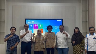 Dekan Fakultas MIPA melepas Tim Garam Keren Unhas