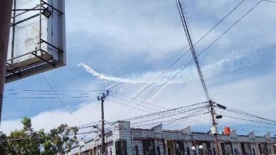 Tiga Unit Sukhoi Lanud Hasanuddin Jatuhkan Bomb Burst di Maros
