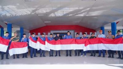 Lewat HKN, Chaidir Syam Luncurkan Gerakan Pembagian Bendera Merah Putih
