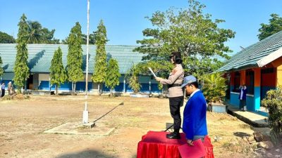 Kanit PPA Polres Maros Minta Siswa SMKN 2 Maros Taat Hukum