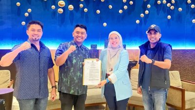 Ketua Dpp Knpi Ryiano Panjaitan Beri Sk Dpd Kabupaten Maros