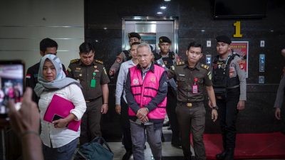 Kajati Sulsel Menetapkan dan Menahan Satu Tersangka Baru Tindak Pidana Korupsi PT. Surveyor Indonesia Cabang Makassar 2019-2020