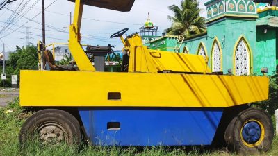 Pneumatic Tyred Roller Terparkir Misterius, Warga Maros Merugi Dan Resah!