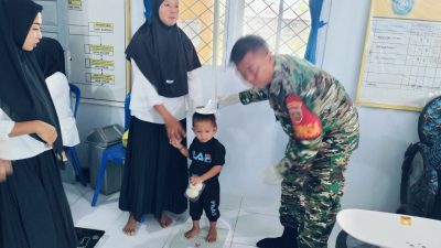 Peran Babinsa Dalam Menekan Angka Stunting, Laksanakan Pendampingan Kegiatan Posyandu Penimbangan Balita