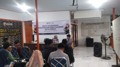 Rapat Koordinasi Pengawasan Pemutakhiran Data Pemilihan Tahun 2024 Harap Sukses Pemilihan Colan Bupati Dan Wakil Bupati