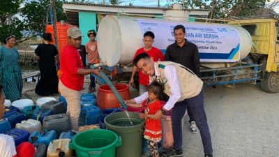 Peduli Air Bersih, YBM PLN UP3 Makassar Utara Salurkan Air Bersih Di Kec.Bontoa