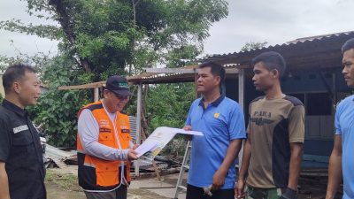 8 Rumah Terkena Angin Puting di Lanud Sultan Hasanuddin, BAZNAS Kabupaten Maros Salurkan Bantuan
