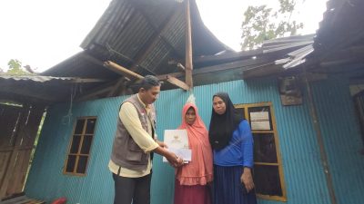 BAZNAS Kabupaten Maros Salurkan Bantuan Kepada Korban Bencana Pohon Tumbang di Desa Simbang