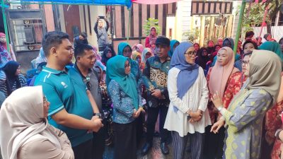 Ketua DPRD Maros Gemilang Pagessa Dampingi Ketua PKK Pj Gubernur Sulsel Ny Ninuk Truyanti Zudan Tinjau Dampak Banjir Di Maros
