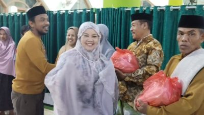 Fraksi Partai Kebangkitan Bangsa (PKB), Hj. Muliati Sukri Membagikan Ratusan Paket Sembako