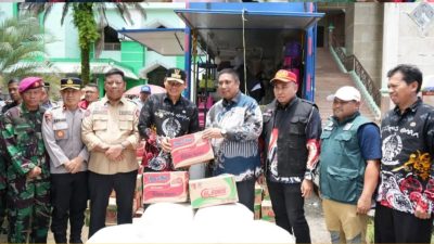 Pj.Gubernur Sulsel Kunker Ke Maros, Serahkan Bantuan Sosial Untuk Para Korban Banjir.