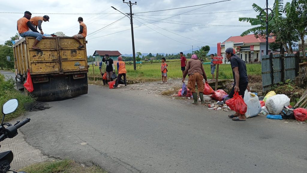 DLH Maros Terus Berbenah, Tingkatkan Jadwal Pengambilan Sampah