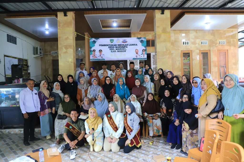 Wujudkan Lansia Produktif dan Mandiri, Pemkab Maros Resmikan Sekolah Lansia di Desa Marumpa