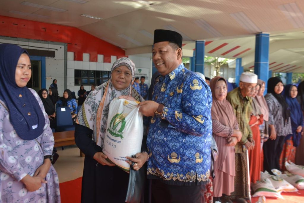 Sebanyak 21.458 Keluarga di Maros Mulai Terima Bantuan Beras Bulog untuk Juni-Juli