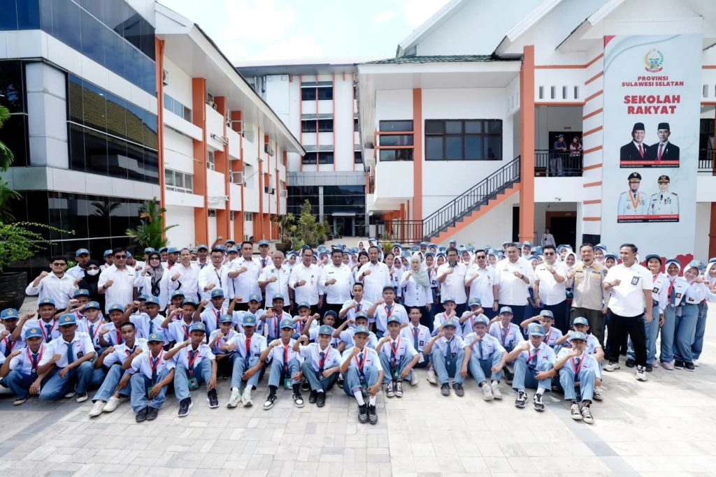 Gubernur Sulsel Andi Sudirman Sulaiman, Apel Perdana Siswa Baru Sekolah Rakyat Tingkat SMA