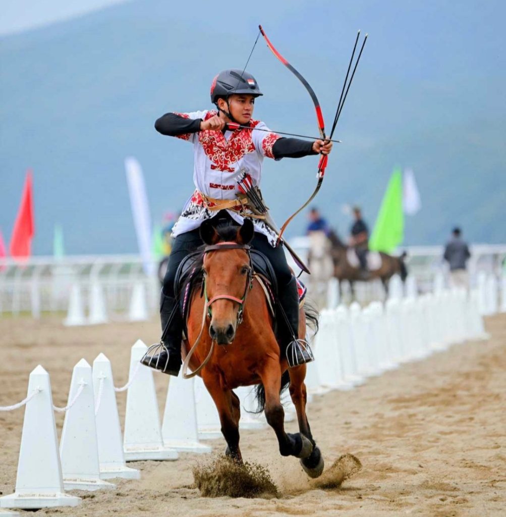 Bupati Maros Bangga! Andi Muhammad Fathan Chaidir Meraih “The Best Competitor” di Turnamen Panah Berkuda Internasional China 2025
