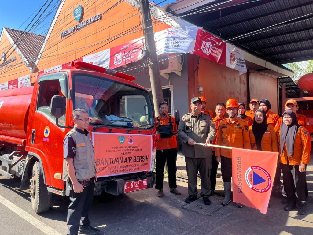 Kekeringan Melanda Kabupaten Maros, BPBD Salurkan Air Bersih Kepada Yang Terdampak