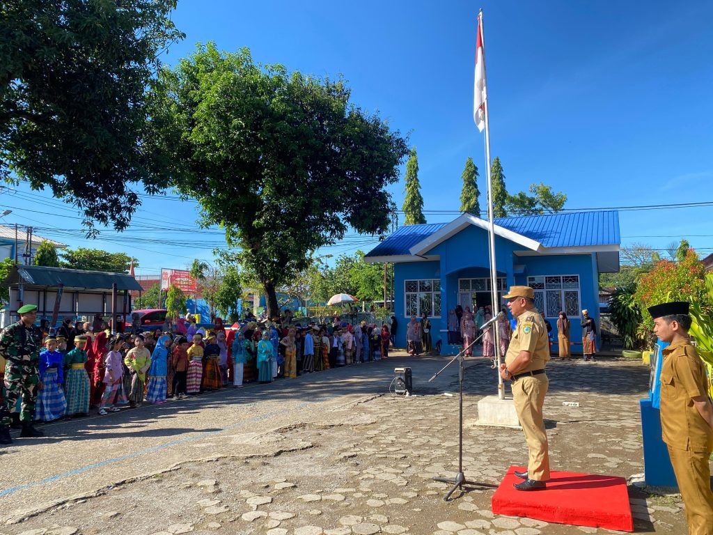 Kades Temmapaduae Pimpin Upacara Sumpah Pemuda ke-97 di UPT SD Negeri 82 Pattene