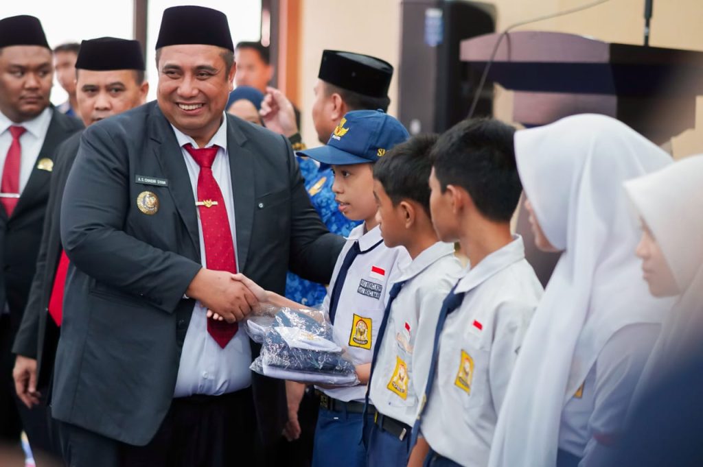 Baznas Maros Pecahkan Rekor Bantuan Seragam Sekolah: 4.967 Siswa Pra-Sejahtera Terdampak, Anggaran Rp1 Miliar Digelontorkan