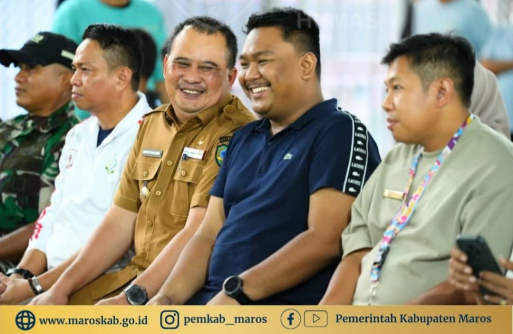 Wakil Bupati Maros Serahkan Trofi Turnamen Futsal Adhyaksa Maros Cup 2025: Gairah Olahraga dan Kekompakan di Puncak Gelaran