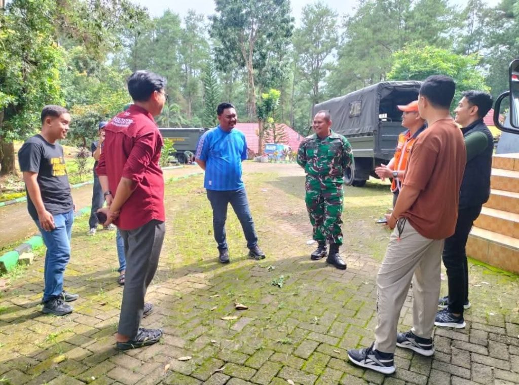 Ketua DPRD Maros, Gemilang Pagessa Lakukan koordinasi langsung Kesiapan Logistik Di Posko Cenrana