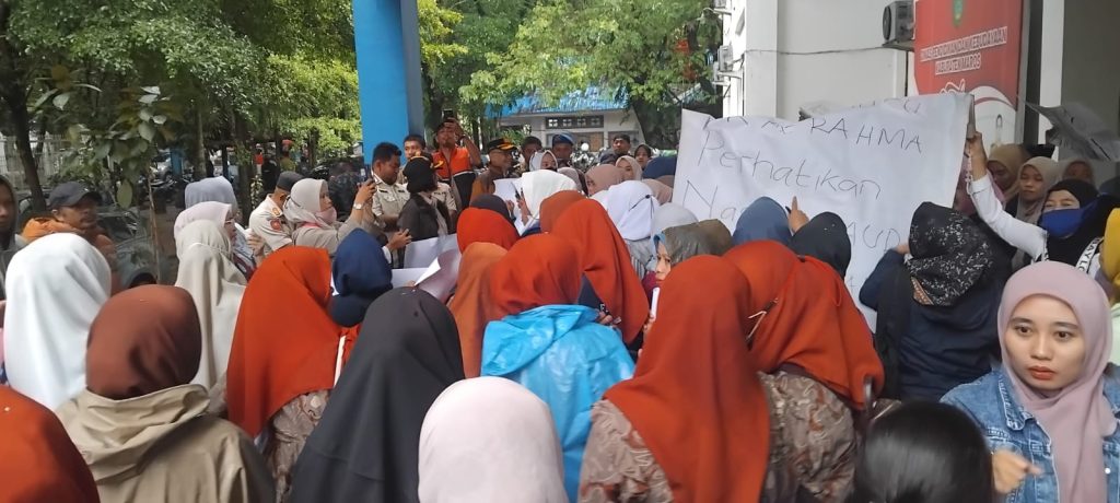 Ratusan Guru PAUD di Maros Demo di Tengah Guyuran Hujan, Protes Penghapusan Upah di DPA 2026