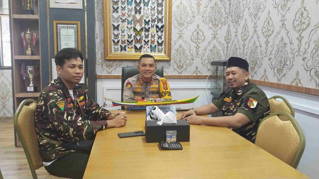 Ansor Maros Silaturahim dengan Kapolres, Perkuat Sinergi Posko Mudik Banser