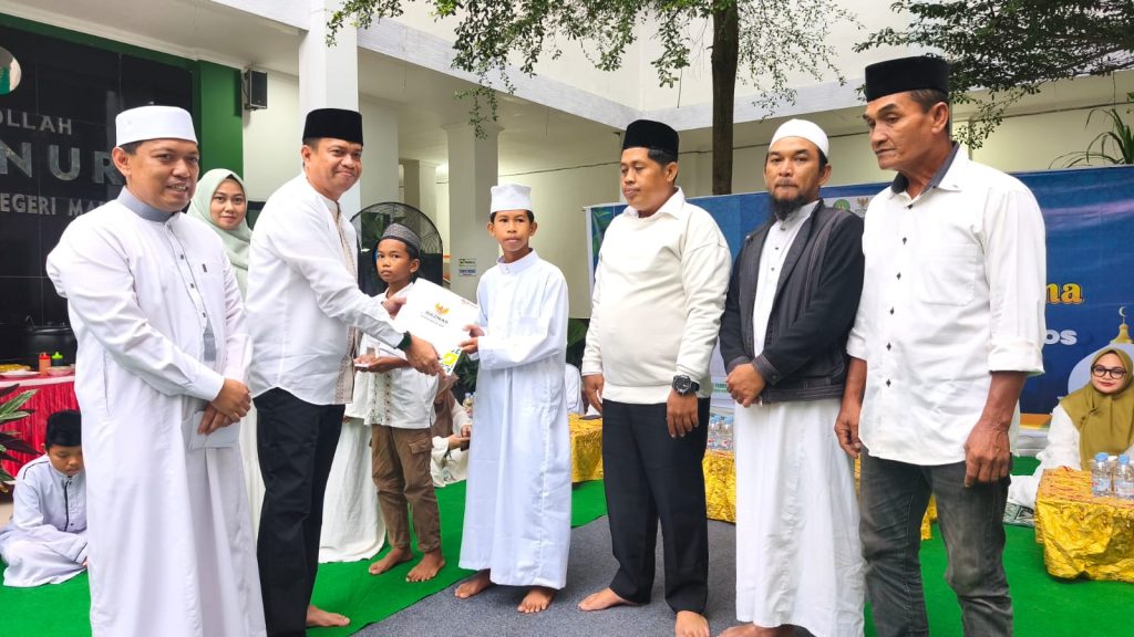 Sinergi Ramadan: Kejari Maros dan Baznas Salurkan Santunan untuk Anak Yatim dan Petugas Kebersihan