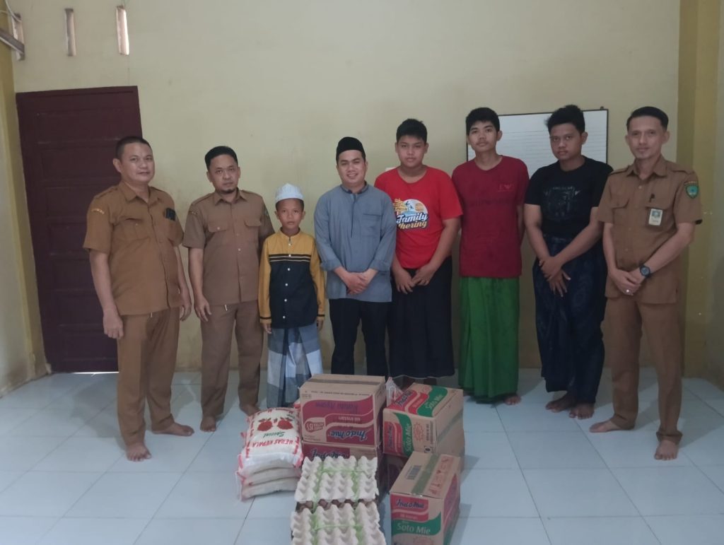 Wujudkan Kepedulian, Volunteer ASN BerAkhlak Salurkan Bantuan Sedekah Jum’at di Maros