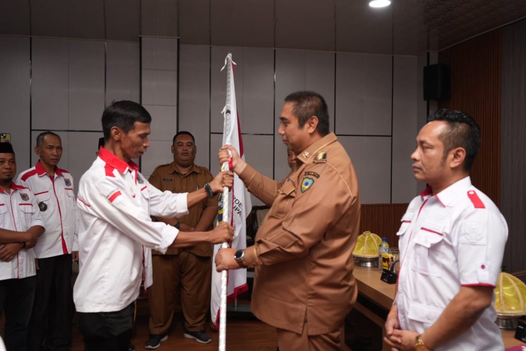 Bupati Maros Chaidir Syam Kukuhkan Pengurus APDESI Merah Putih di 14 Kecamatan se-Kabupaten Maros
