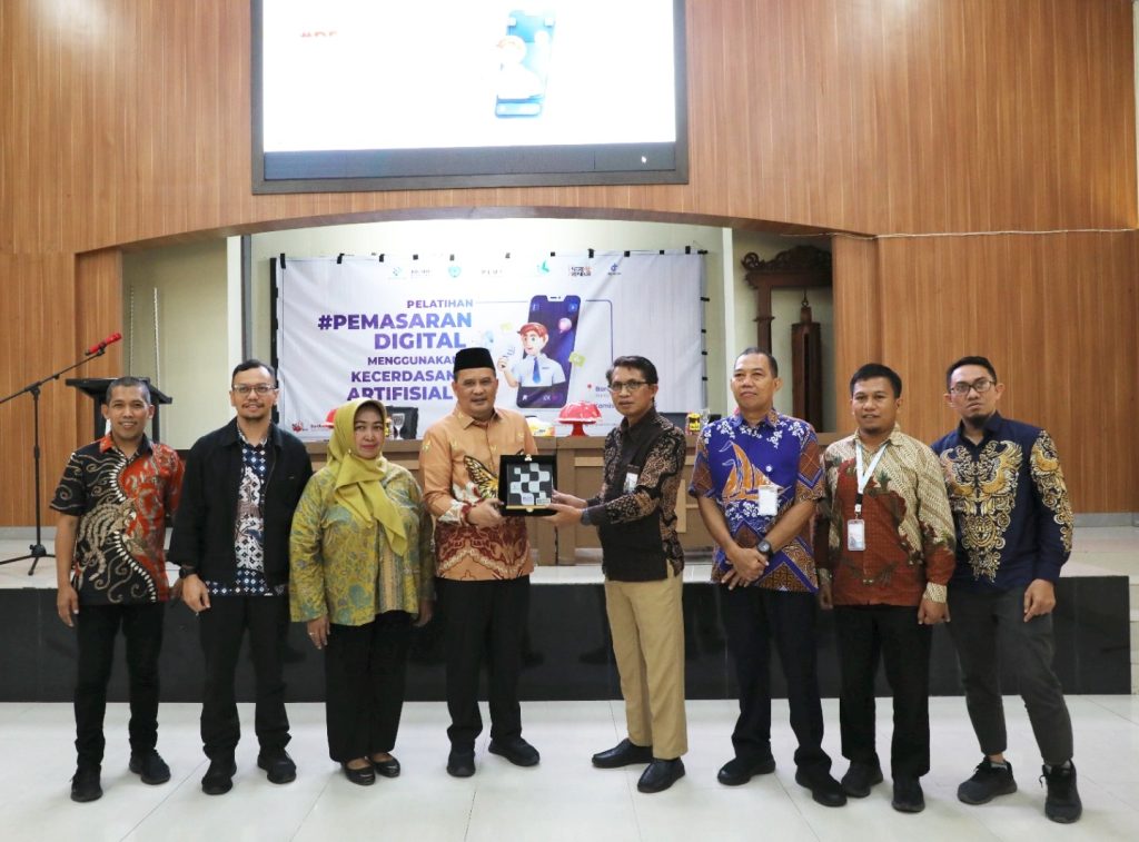 UMKM Maros ‘Go Digital’: 100 Pelaku Usaha Dibekali Strategi Pemasaran Berbasis AI