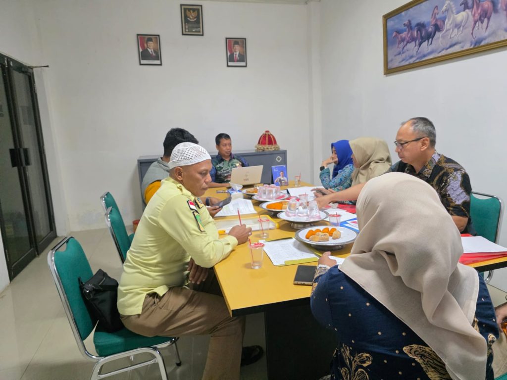 Ajukan Hibah ; Ketua DPC APDESI Maros H. Wahyu Febry Lengkapi Berkas Persyaratan