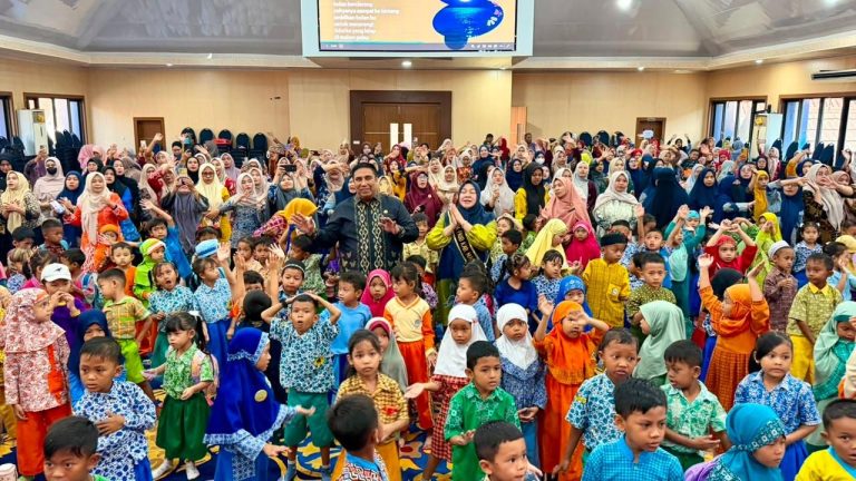 Sukseskan Transisi PAUD ke SD yang Menyenangkan, Bupati dan Bunda PAUD Maros Gelar Open House Ramah Anak 2026