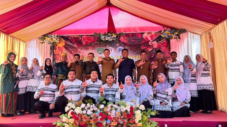 Sinergi Pejabat Daerah Meriahkan Penamatan Siswa UPTD SDN 79 Mambue di Desa Nisombalia