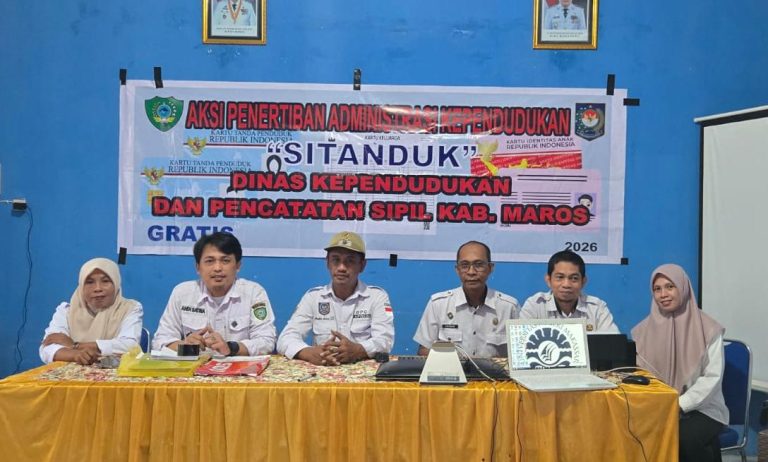Dekatkan Pelayanan, Tim SITANDUK Disdukcapil Maros Jemput Bola di Desa Marumpa