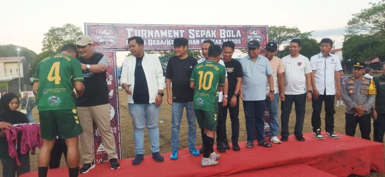 Dukung Perkembangan Sepak Bola, Ketua KONI Maros Hadiri Penutupan Turnamen Bantimurung Series 2026