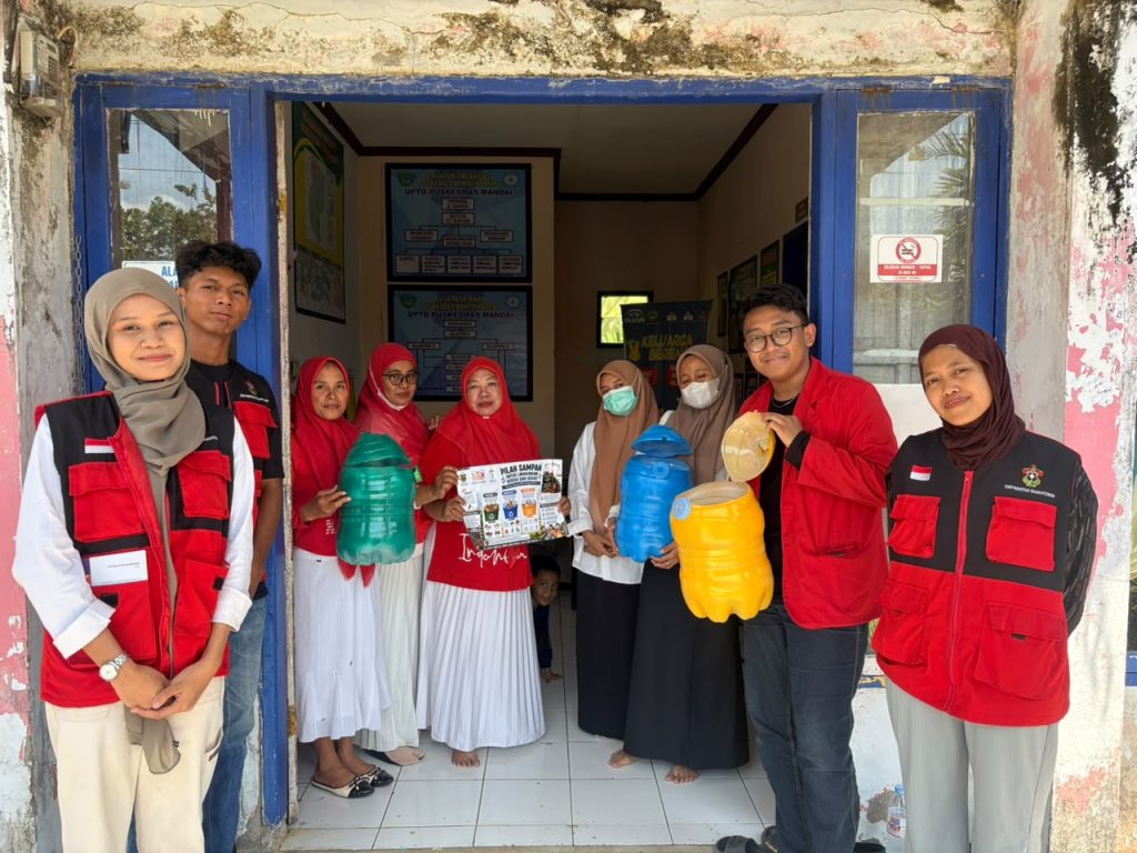 Langkah Kecil dari Posyandu, KKN Unhas Bangun Kesadaran Hukum dan Budaya Pilah Sampah di Bonto Matene