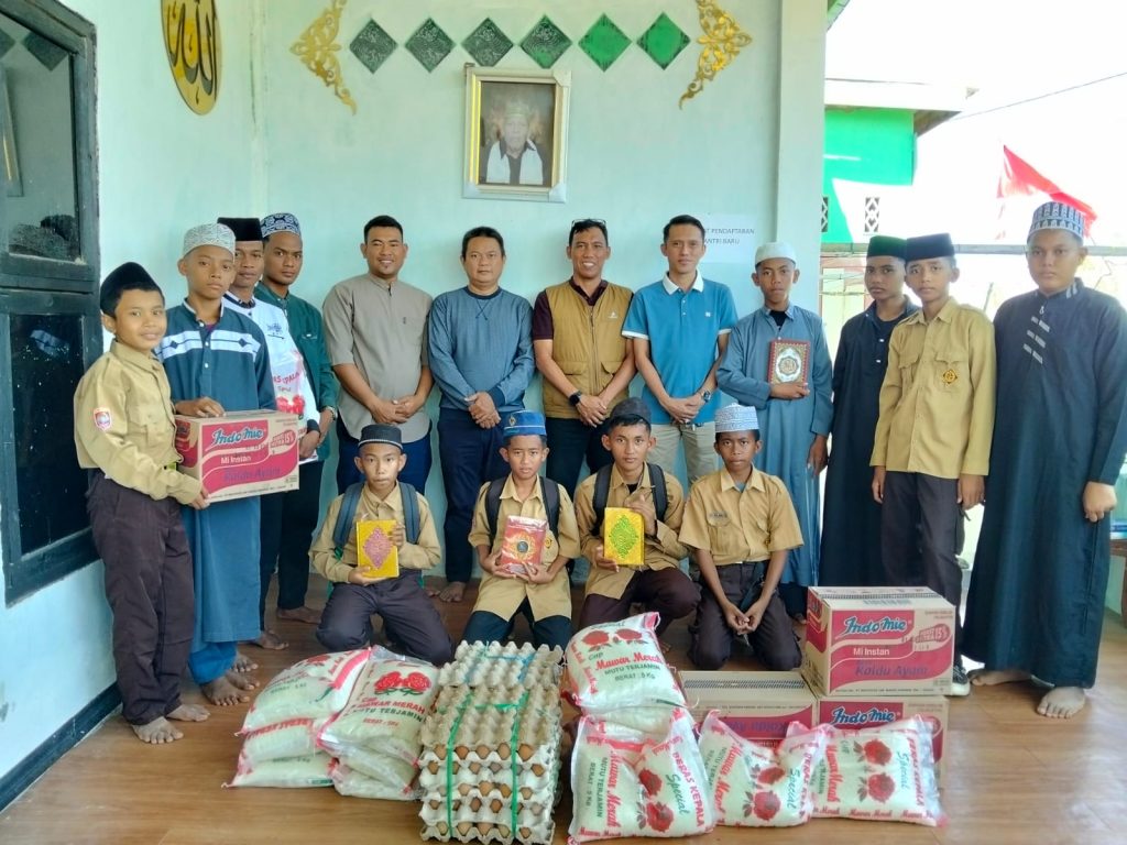 Berbagi di Jumat Berkah, Volunteer ASN Hadirkan Bantuan Sembako di Yayasan Fathuddin
